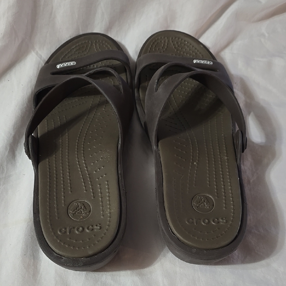 CROCS Women's Brown Flats & Loafers - Picture 5 of 6